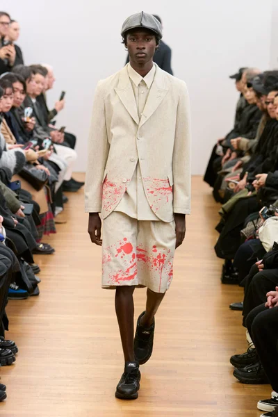 Look 28